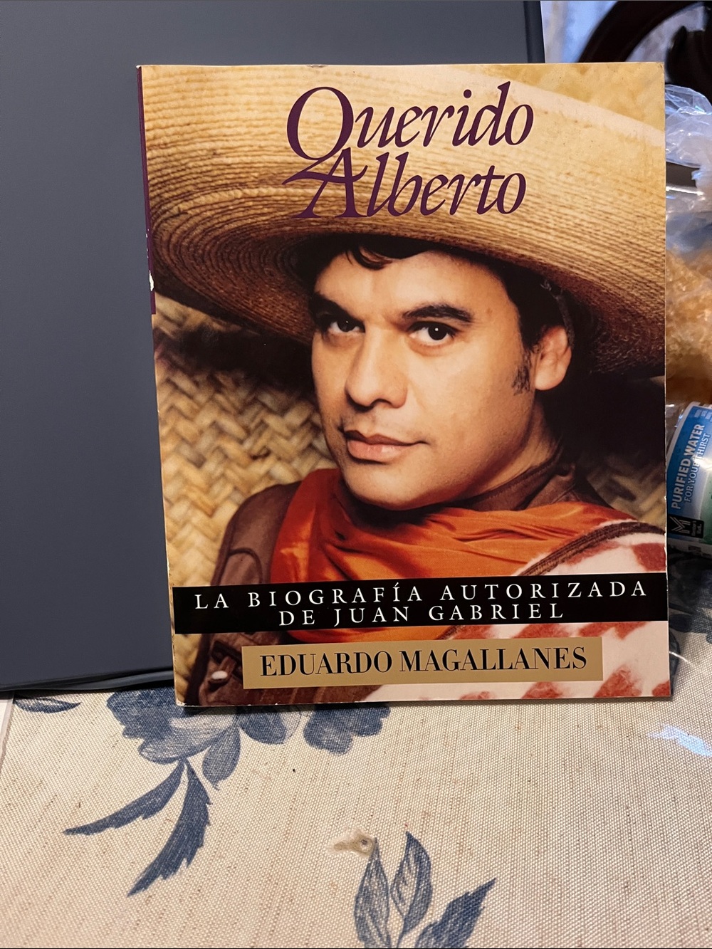 Querido Alberto – Eduardo Magallanes (Spanish Biography) - Brown/Tan Cover